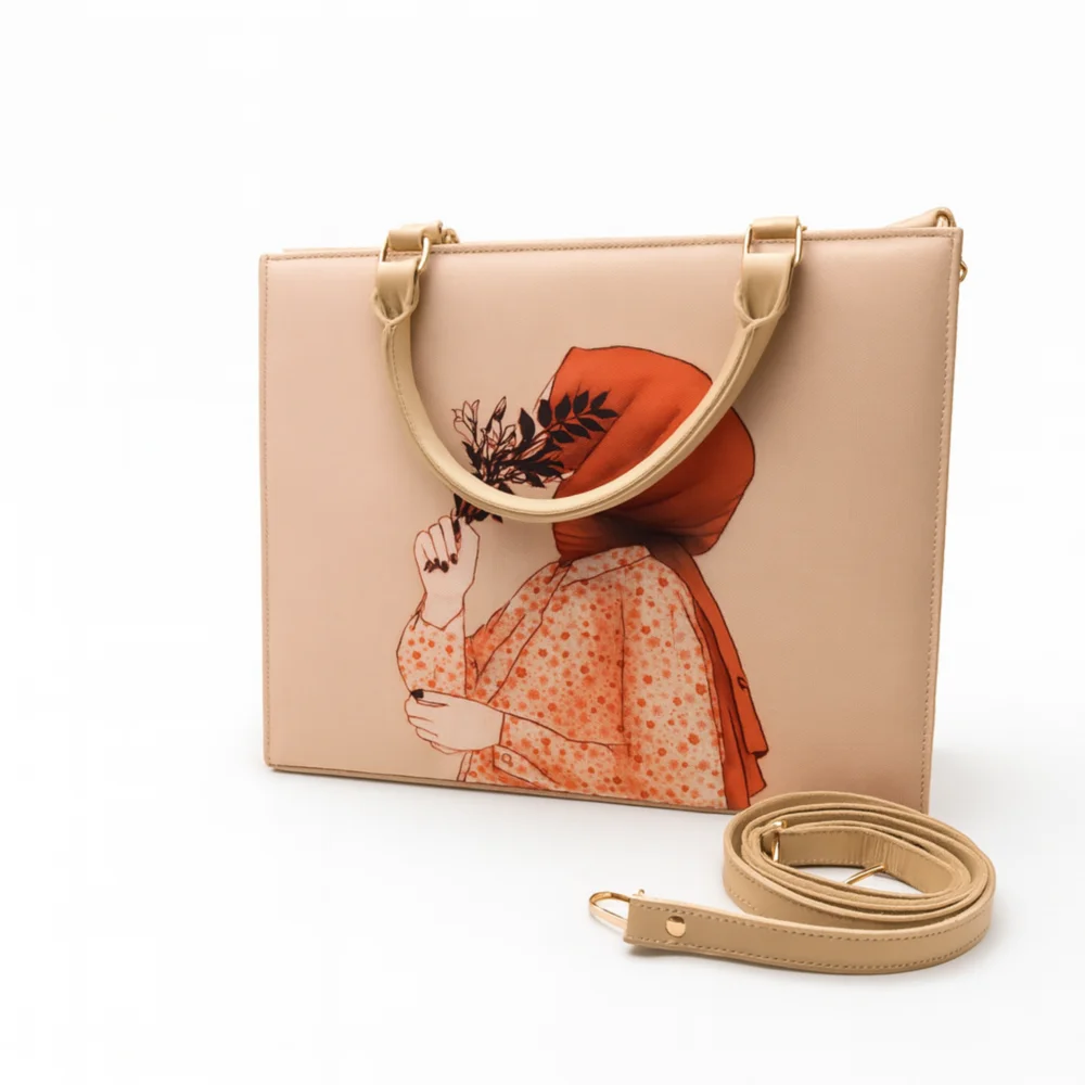 Black croc chain tote new handbag design in Pakistan by Nouvaid Center, luxurious and stylish leather hand bag for women.